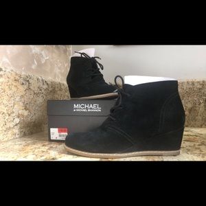 Worn only a couple times